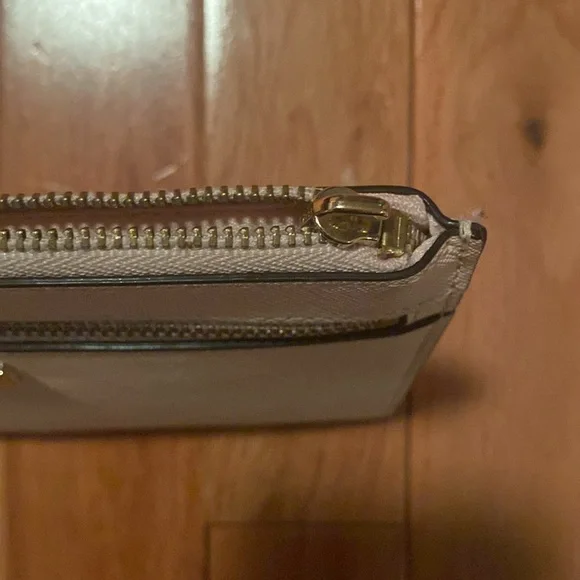 Kate Spade Light Pink pouch with Gold Accents - Picture 2 of 8